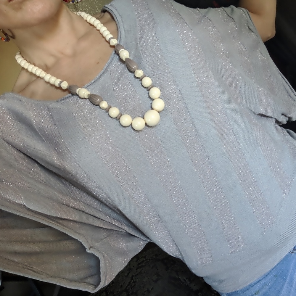 BeBe Gray Striped Shimmer Batwing Blouse M - Picture 2 of 5